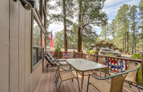 Fire Pit and Wraparound Porch Munds Park Cabin! - Foto 3