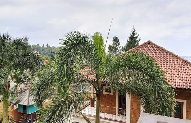 Villa Yustisia Curug 7 Cilember - Foto 64