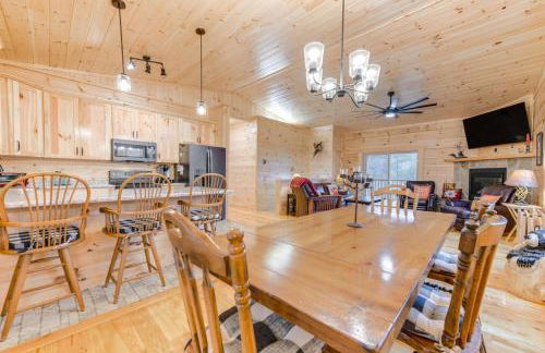 Smoky Mtn Cabin with Hot Tub and Scenic Views - Foto 11