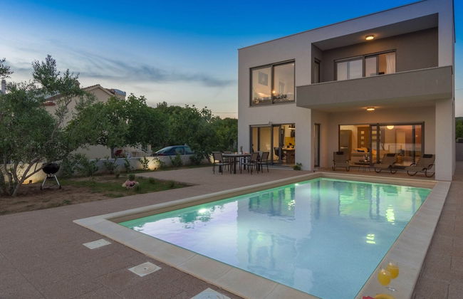 Villa in Turanj With Stunning Sea Views - Foto 1