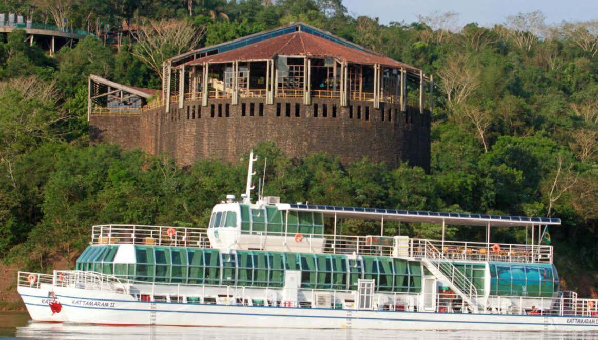 Catamaran ride on the Iguazú and Paraná rivers