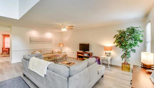 Charming Seneca Home - 3 Mi to Memorial Stadium! - Foto 5