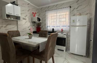 Apartamento com Estacionamento, Wi-Fi, Ar condicionado a 300 metros da Praia da Enseada no Guarujá. - Foto 9