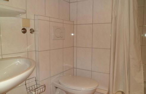 Gorgeous Apartment In Mühlhausen - Photo 15