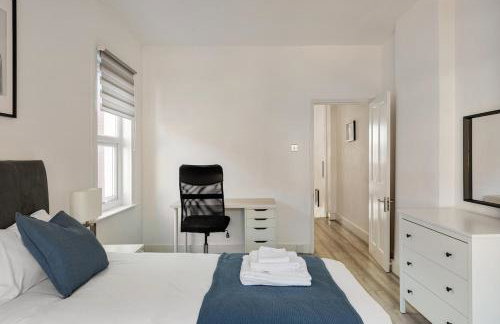 Modern 4 Bedroom House In Woodgreen - Foto 6