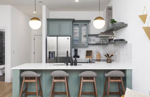 Luxury Design Condo, Close to Downtown Broadway & Coffee - Foto 1