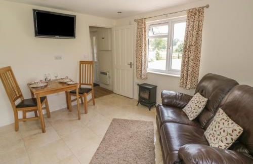 Lawn Lodge - Photo 5