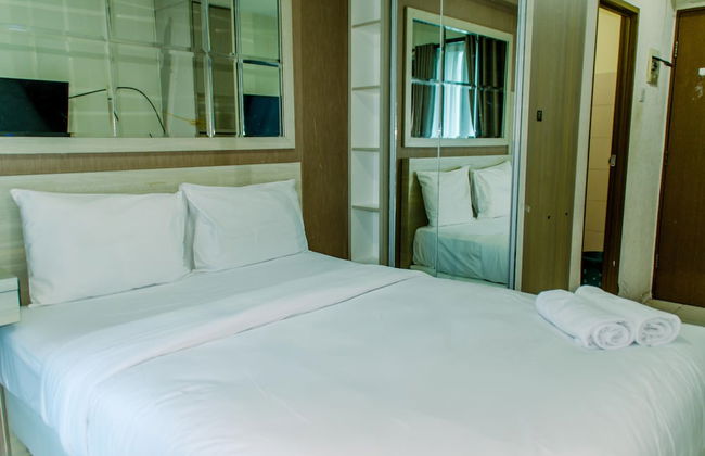 Homey And Warm Studio Room At Tifolia Apartment - Foto 1