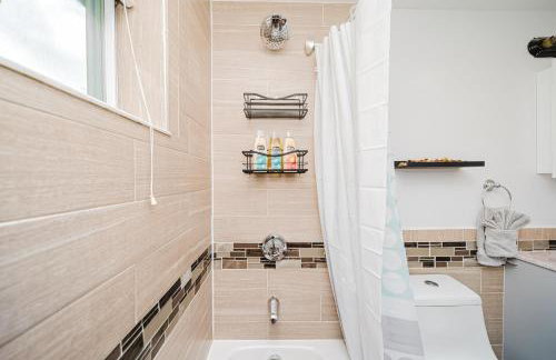 74L - 2BR Quincy - Cozy Couple Hideout near Wollaston Beach - Foto 45