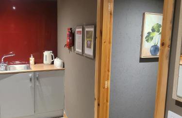 THE MOORINGS - Photo 4