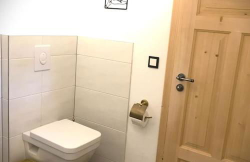 Fachwerkhaus mit rustikalem Weinkeller und Garten, ganze Unterkunft, gute Lage - Photo 18