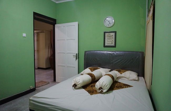 Kanti Kinasih Homestay by The Grand Java - Photo 2