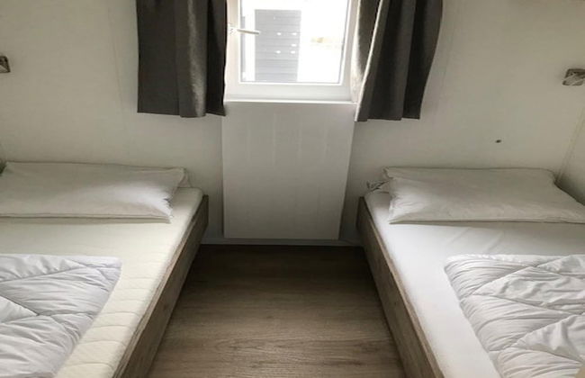 Comfortable Chalet With Microwave, on a Holiday Park 1 km. From the Beach - Photo 2