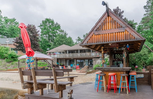 Lakehouse w Private Beach Bar Lg Deck Dock - Photo 36