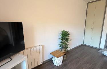 Studio terrasse au Port dHyères, Piscine, parking - Foto 3