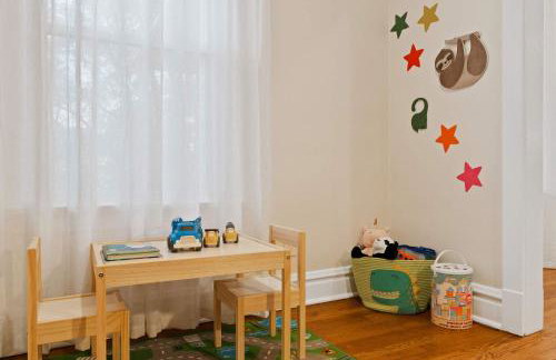 New Elmhurst Gem - Game Room & Amazing Yard - Foto 31