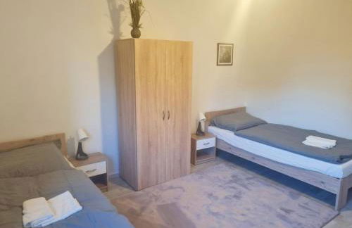 Spacious 4-Bedroom Apartment with Balcony near Frankfurt - Foto 4