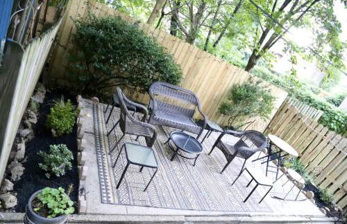 Chic 4BR Dwelling with Backyard in Philadelphia - Foto 44