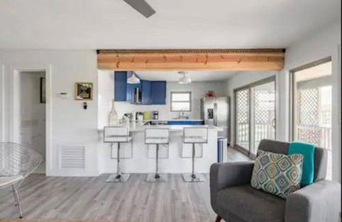 Beach House with Huge Deck and Great Views - Photo 2