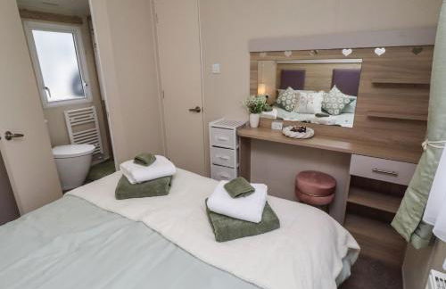 Homeslea 33 Millennium Gardens - Photo 12