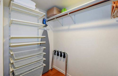 Private Basement Suite w Hot Tub - Foto 23