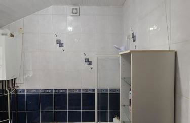 Business Friendly 2BR House Sleeps 5, Wi-Fi, Workspace & Free Parking - Foto 12