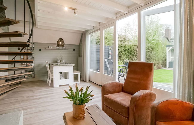 Peaceful Holiday Home in Tuitjenhorn - Photo 11