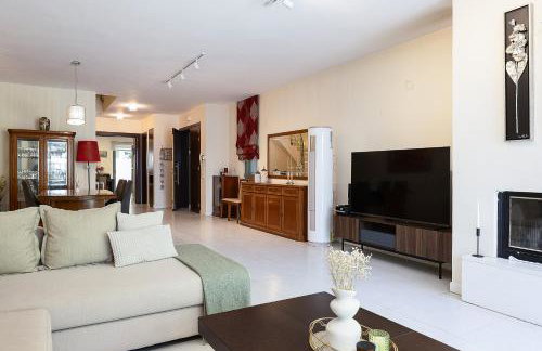 Hestia Grey Villa with Guest House & Private Pool - Foto 35