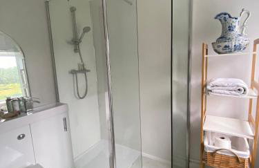 Charming Countryside Retreat Fast Wifi - Photo 24