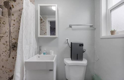 Garden Oasis Cozy Home Near Bart Shop with Parking - Photo 43