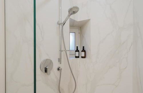 Master Suite with Boiserie Ultra Wi-Fi-AC-Near Sea - Foto 17