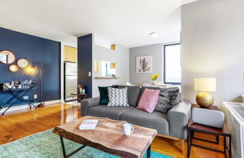 1BR nr Times Sq w Indoor rooftop Gym NYC-141 - Foto 2