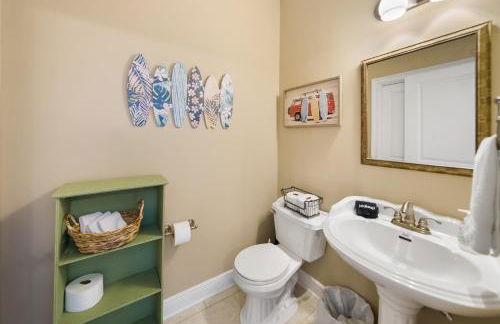 Summer Special, Lux 4BR House Sleeps 12, Pool, Elevator, King bed - Foto 57