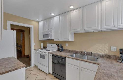 Your Central Columbus Retreat Awaits 5 BR 2 Bath - Foto 13