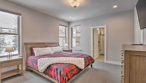 Winter Park Area Retreat, Walk to Ski Shuttle - Photo 3, Interior