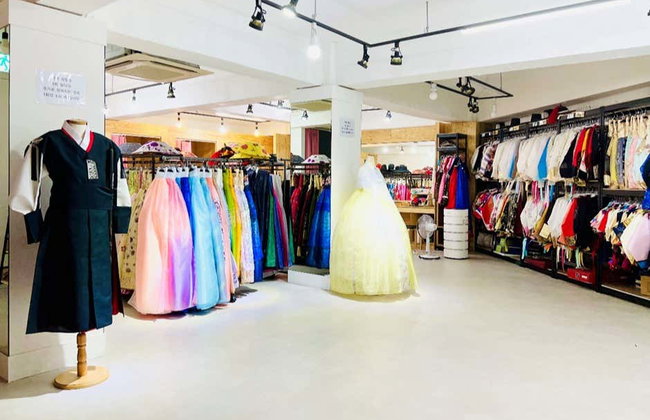 Traditional Hanbok Rental - Photo 6