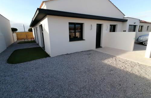 Studio BLEU, Neuf, classé 3 étoiles, Clim, Wifi, Lave-linge, Lit King Size, au calme et à 800m des plages de Valras Plage - Foto 9