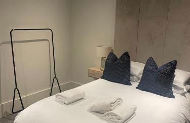 1 Bed Apt - Balcony - City View - Great Location - Foto 3