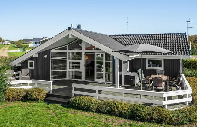 "Brynjolf" - 350m to the fjord - Photo 1