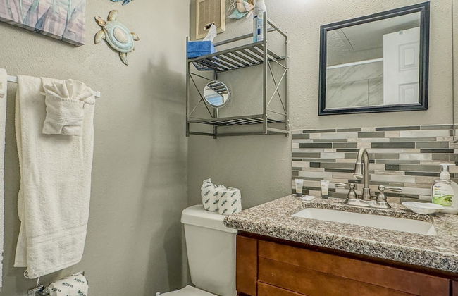 Charming Waterfront Condo - Foto 22