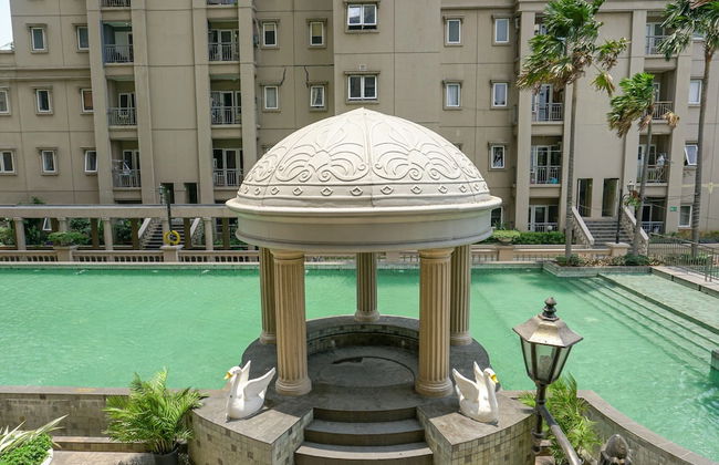 Fully Furnished with Comfortable 2BR Grand Palace Kemayoran Apartment - Photo 20