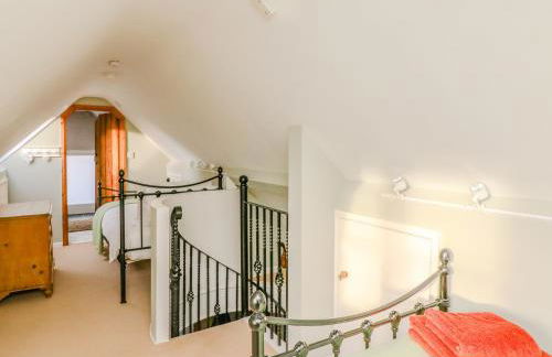 South Lodge - Photo 16