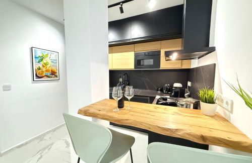 Sunset Beach Apartment - Playa del Cura, 10 meters to Beach, Sea View, Centrally Located, Los Locos - Foto 9