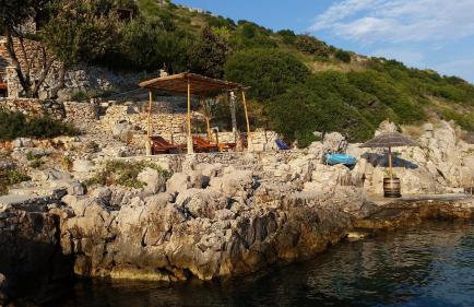 Secluded fisherman's cottage Cove Spiljice, Brac - 17031 - Photo 11
