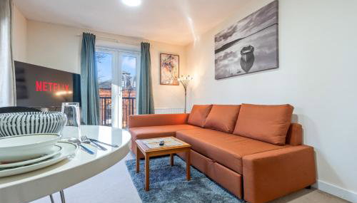 Balmoral Court -Sleeps 6 - Free Parking with Workspace - Balcony & High-Speed WiFi - Foto 3