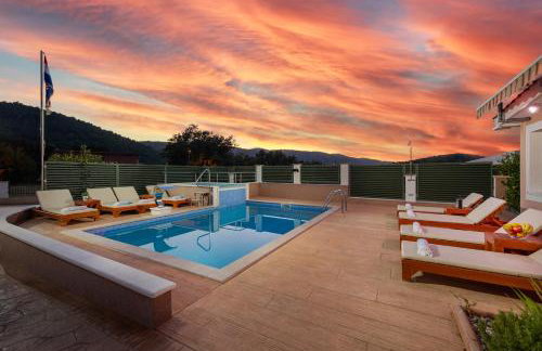 VILLA MILLA with private pool, jacuzzi, sauna, gym, max. 8 person - Photo 40