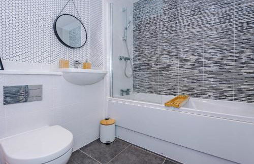 R&R - Modern Townhouse near Etihad & City Centre (5 Bedrooms, Free Parking) - Foto 33