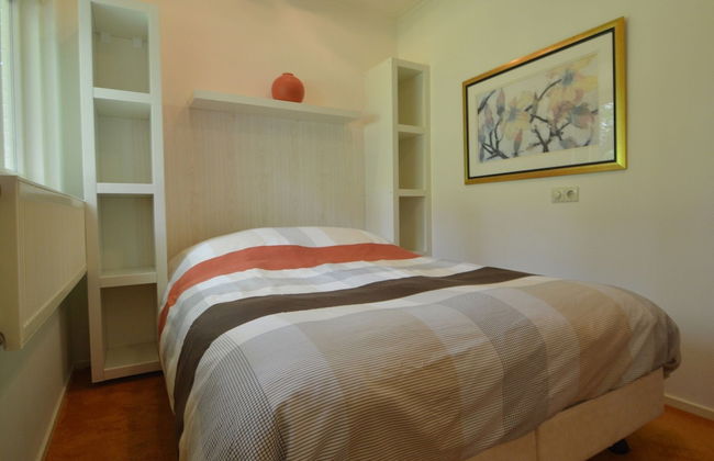 A Detached Bungalow With Outdoor Fireplace, Covered Terrace and Pond in a Forest Plot - Photo 8