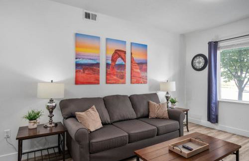 Luxury Place Next to UVU - Photo 33