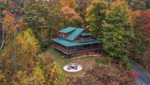 Scenic Escape with Hot Tub in Pigeon Forge - Foto 2